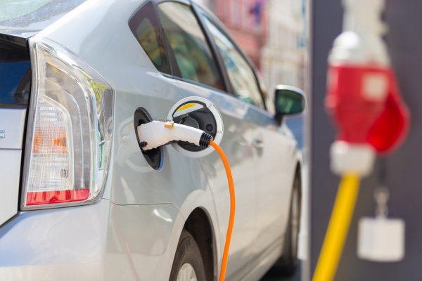 Dispositif de recharge électrique