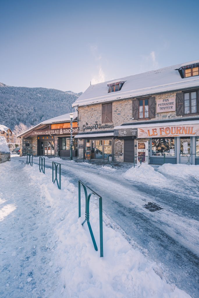 saint-lary-village-en-hiver