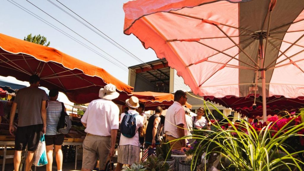 marché-saint-lary-en-été