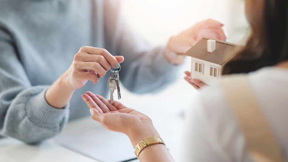 Pourquoi vendre son bien immobilier avec une agence ?