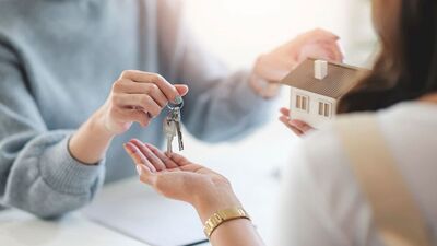 Pourquoi vendre son bien immobilier avec une agence ?