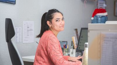 Le Journal de l�agence : � la rencontre de Jasmin, op�ratrice location saisonni�